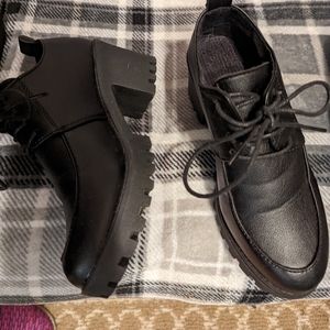 Size 6 lace up platform heels